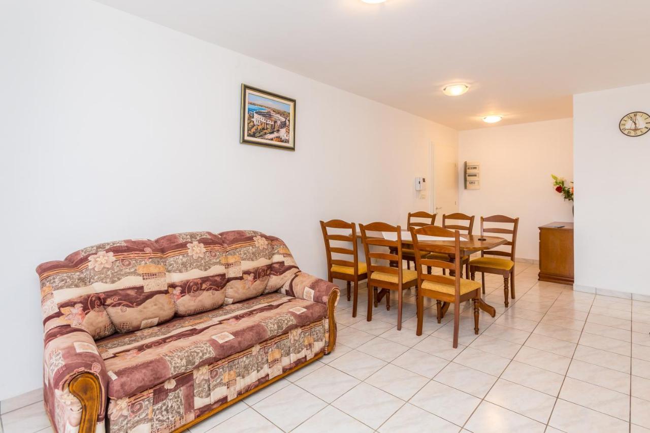 Milena Apartment Medulin Exterior photo